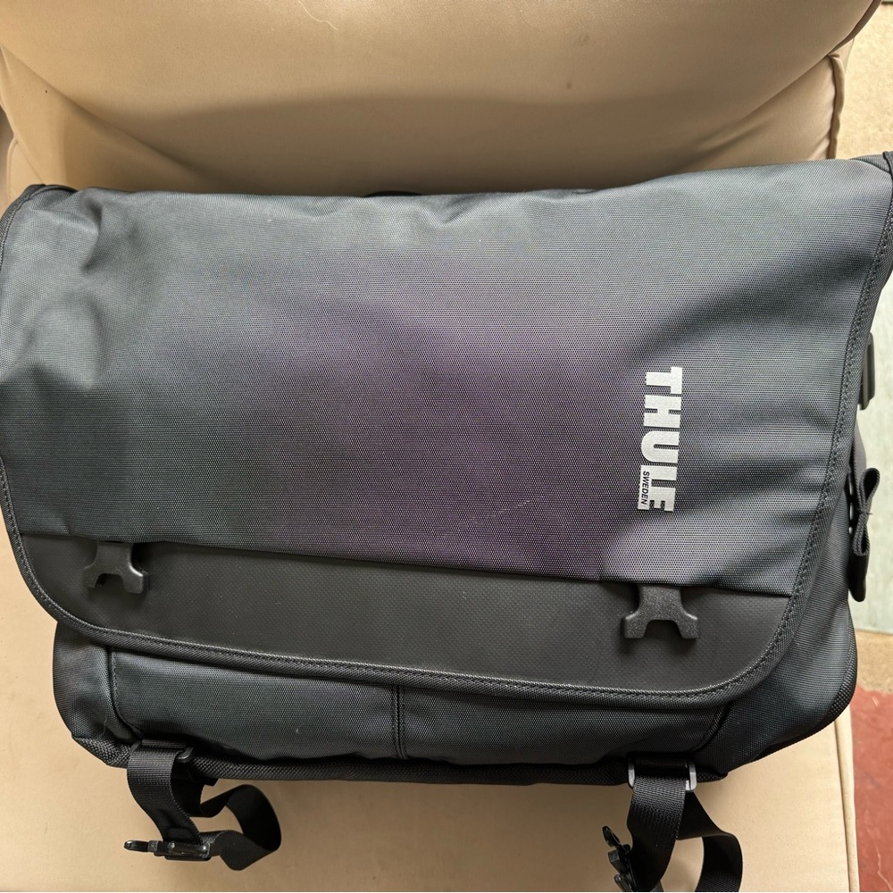 Thule Messenger Covert Bag Brand New